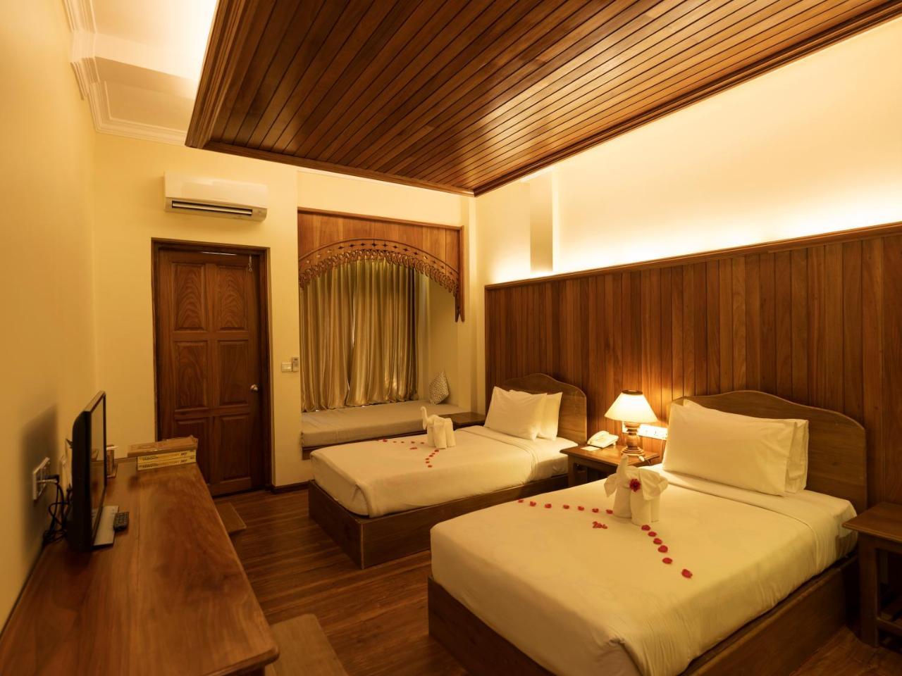 Thande Beach Hotel - Ngapali Beach Extérieur photo