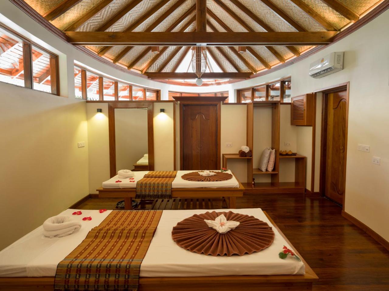 Thande Beach Hotel - Ngapali Beach Extérieur photo